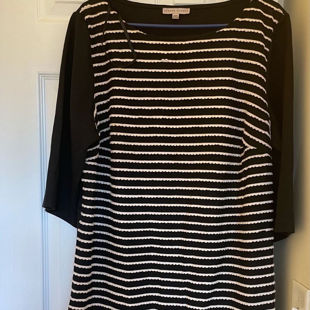 Sandra Darren Knee Length Black and White Dress